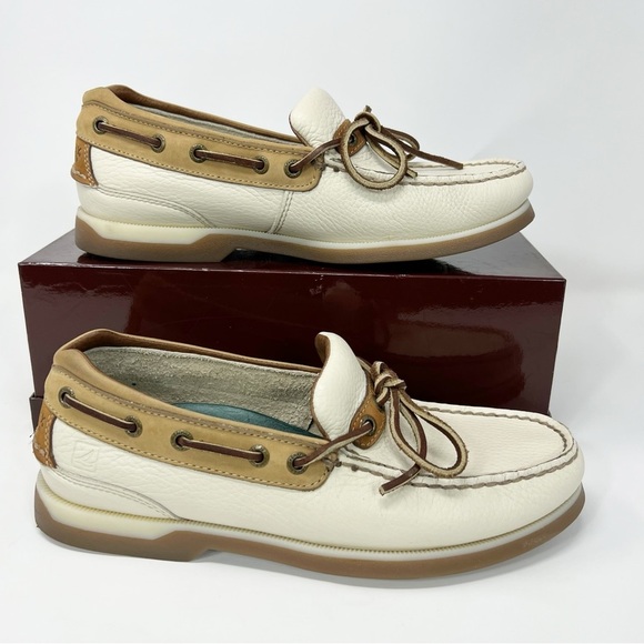 SPERRY leather classic boat shoes, white/cream and brown color - Picture 9 of 16